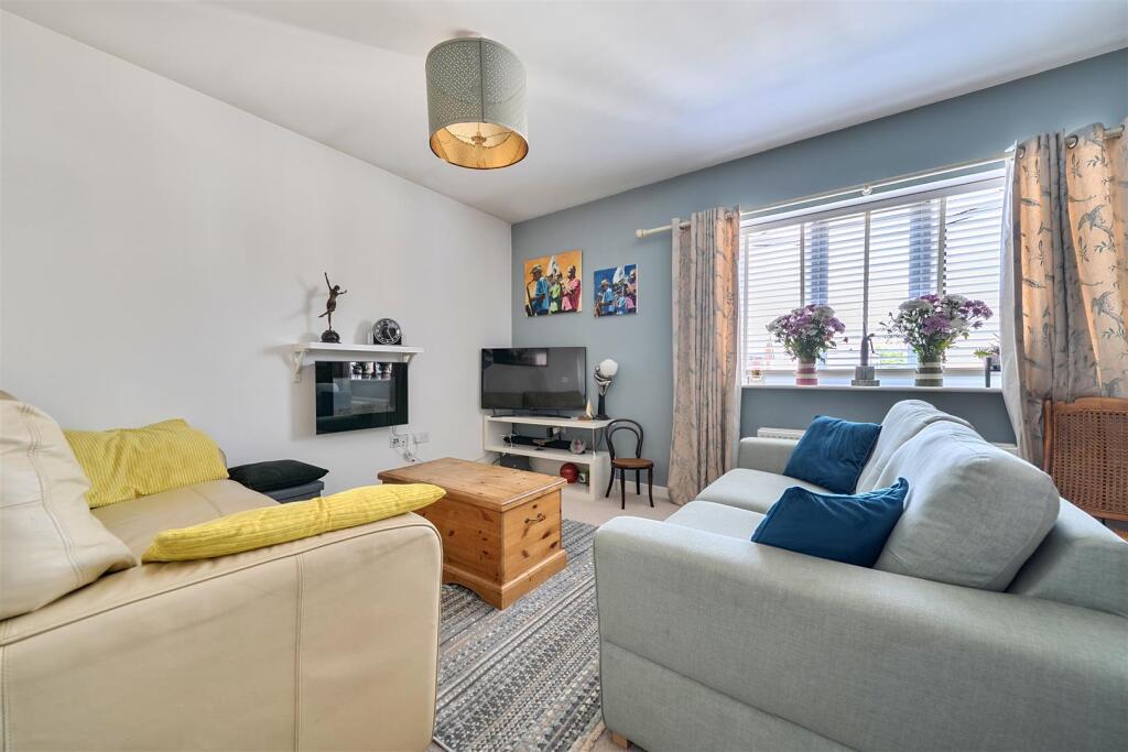 Apartment in Tonbridge - View 2