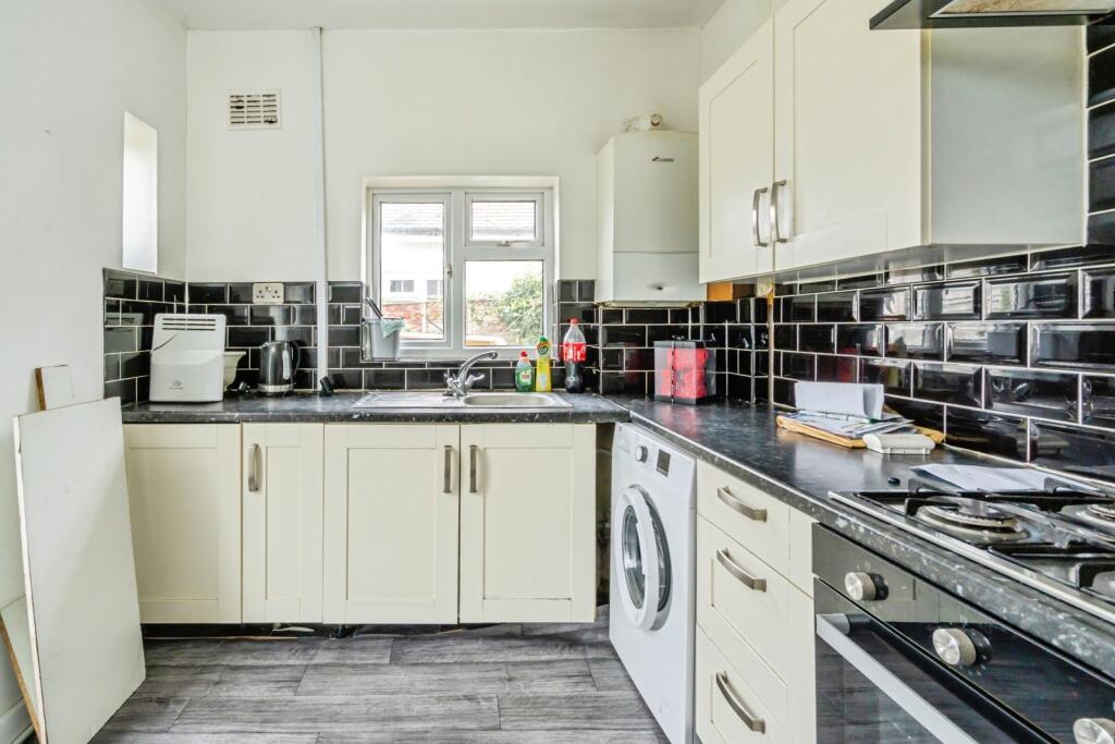 House in Portsmouth - View 3