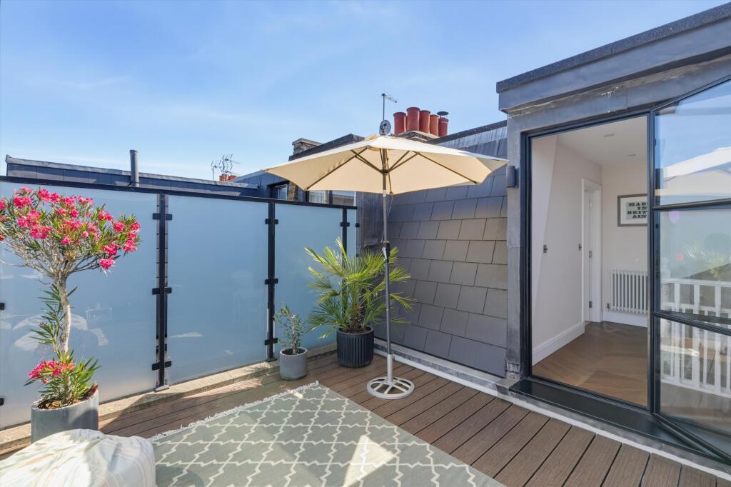 Apartment in London - View 4