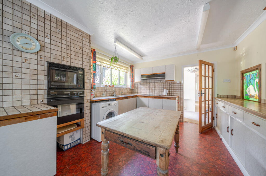 House in Worthing, West Sussex - More