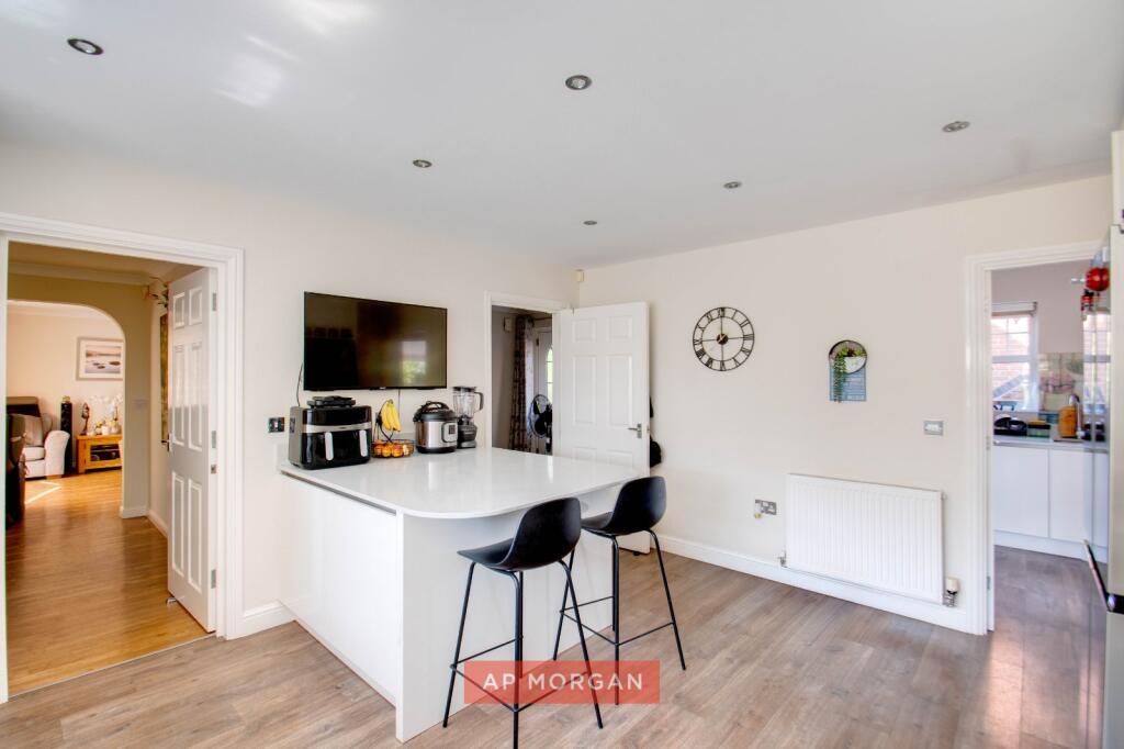 Plumstead Close, Brockhill, Redditch, Worcestershire, B97 photo 4