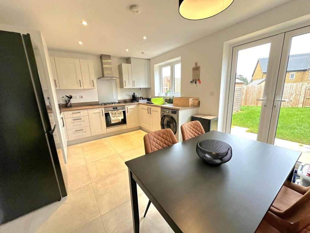 Ramfield Crescent, Collingtree Park, Northampton photo 3