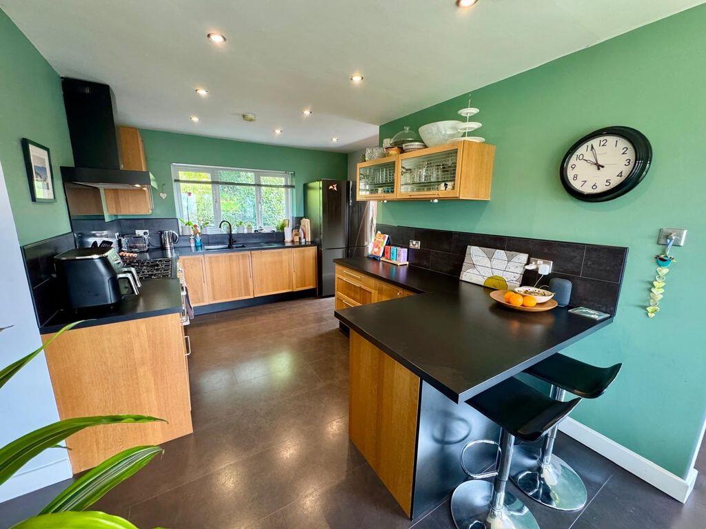 House in Huddersfield - View 5