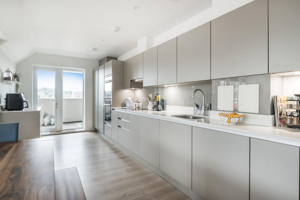 Apartment in Waverley, Holloway Hill, Godalming - View 5