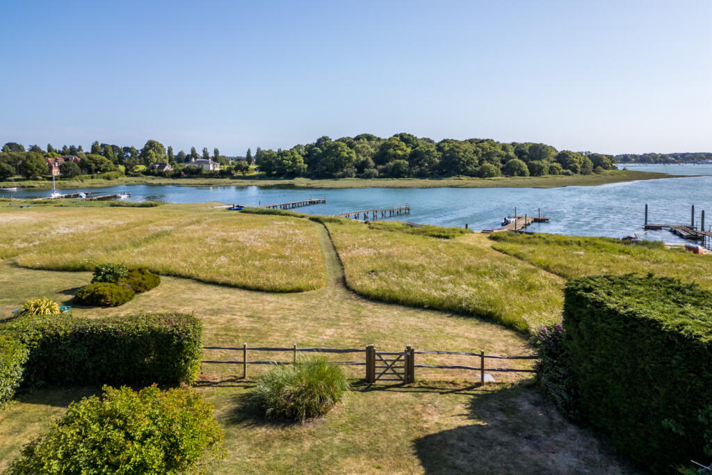 House in Chichester, Bosham - View 4