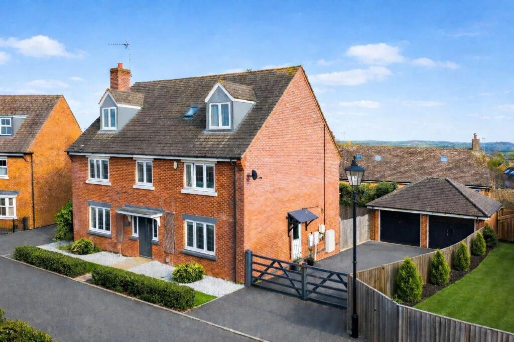 Main image of property: Beecham Road, Shipston-on-stour, CV36 4RJ
