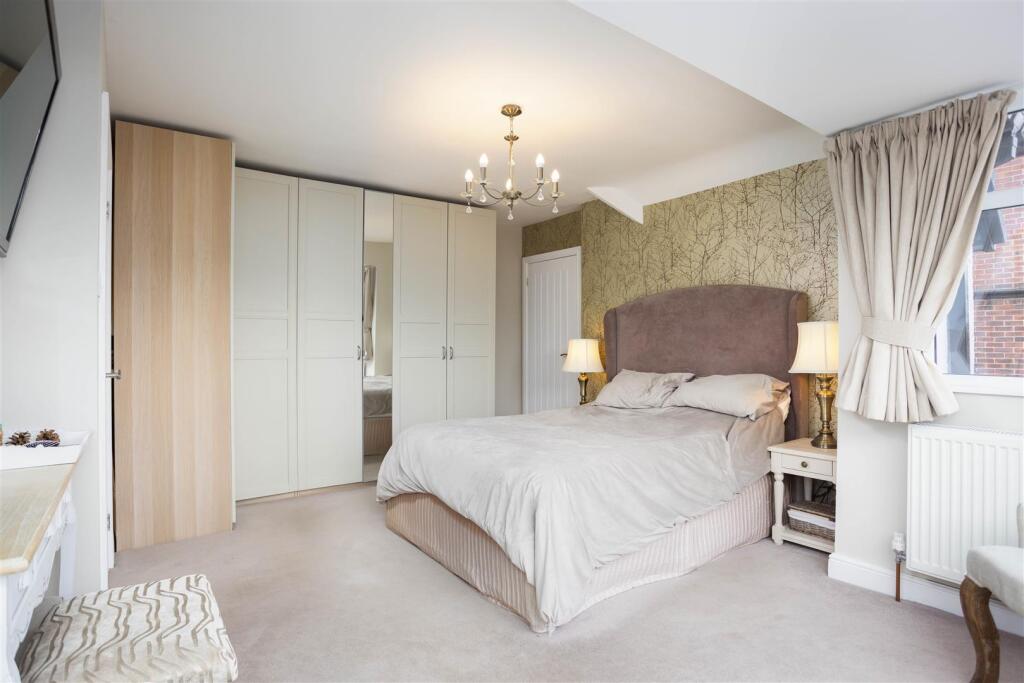 House in Leeds, Primley Park, Moortown - View 5