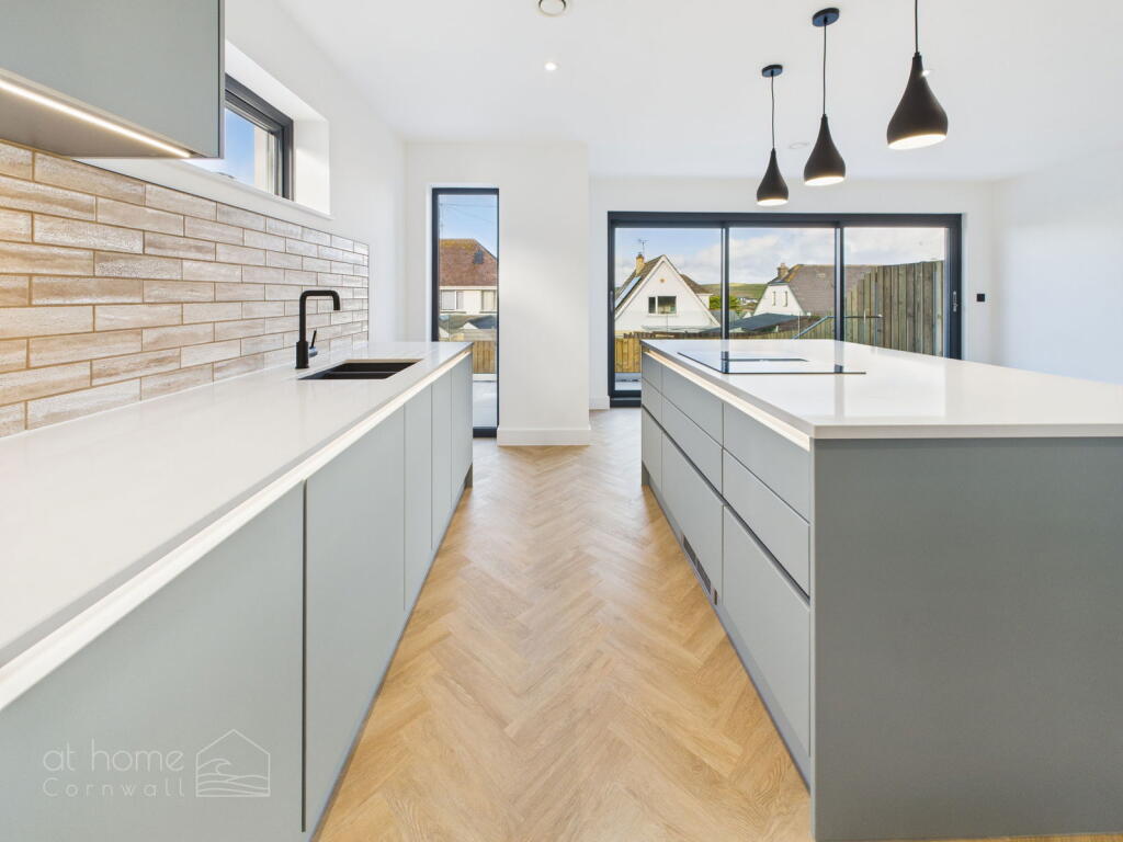 Sommerville Road, Perranporth, TR6 - Contemporary Coastal Luxury with Panoramic Sea Views photo 4