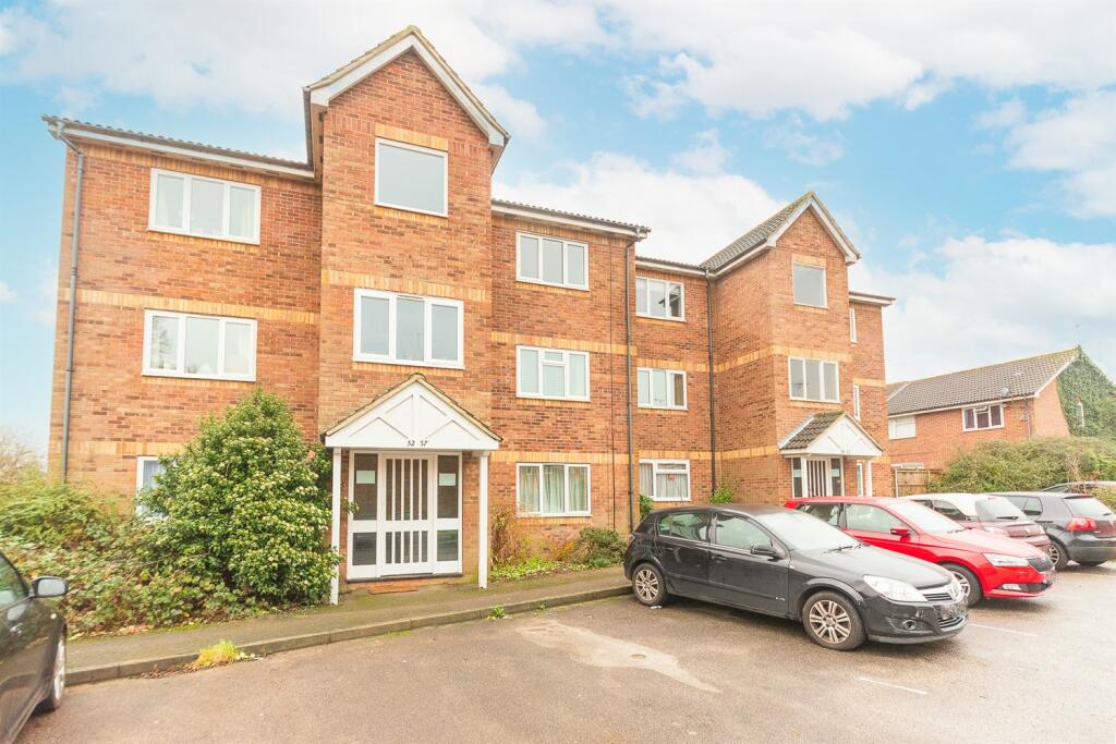 Main image of property: Simmonds Close, Binfield, RG42