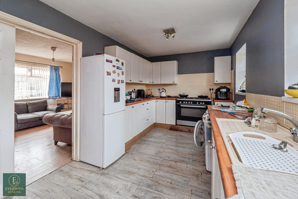 House in Hull, Longhill - View 3