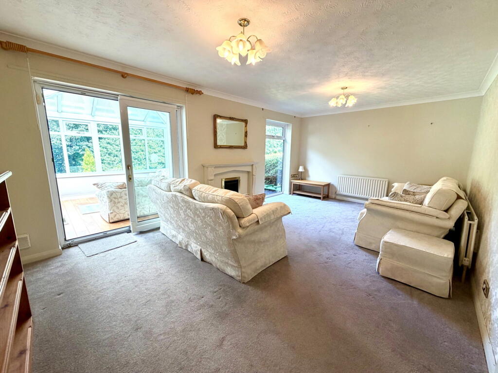 House in Sheffield, Garden Village, Penistone - View 2