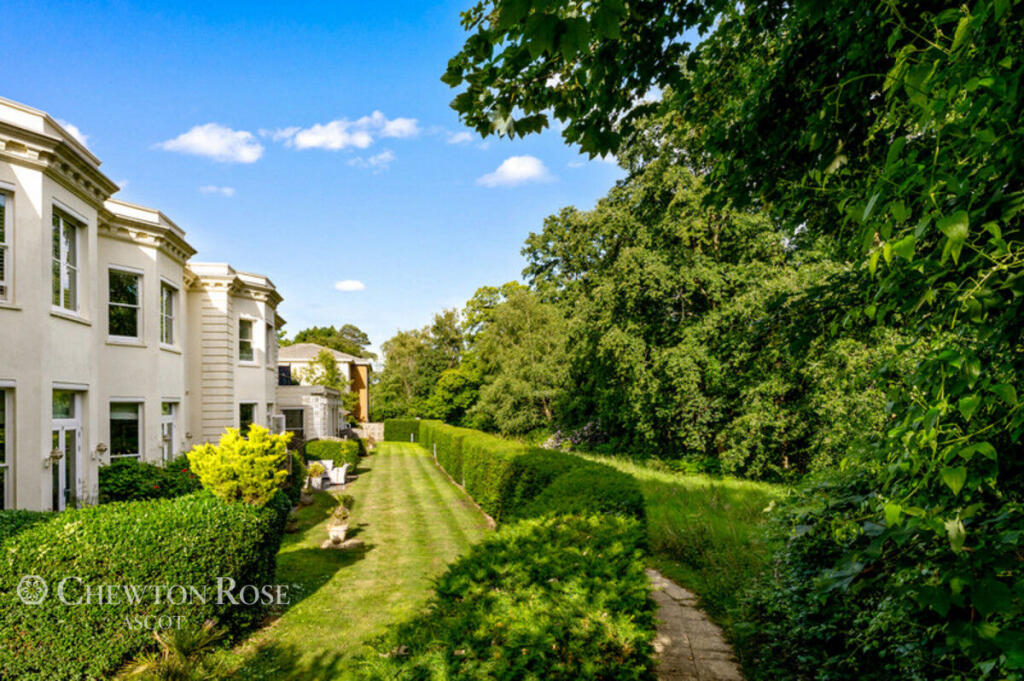 Edenbrook Place, Ascot photo 2