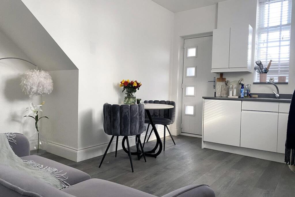 Apartment in Leicester - View 3