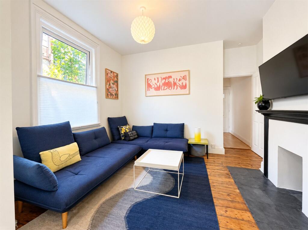 Apartment in London - View 3