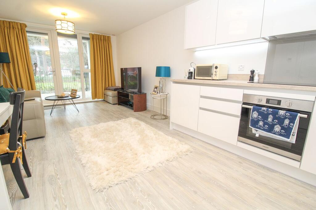 Apartment in Bournemouth - View 3