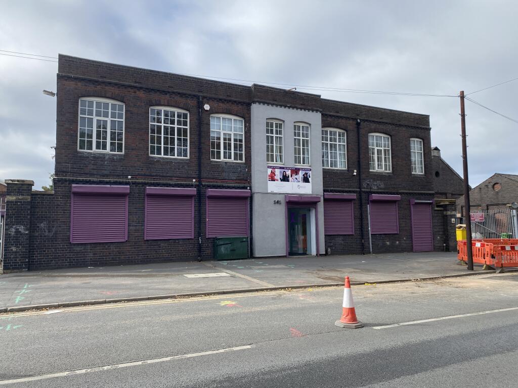 Main image of property: 141 Tat Bank Road, Oldbury