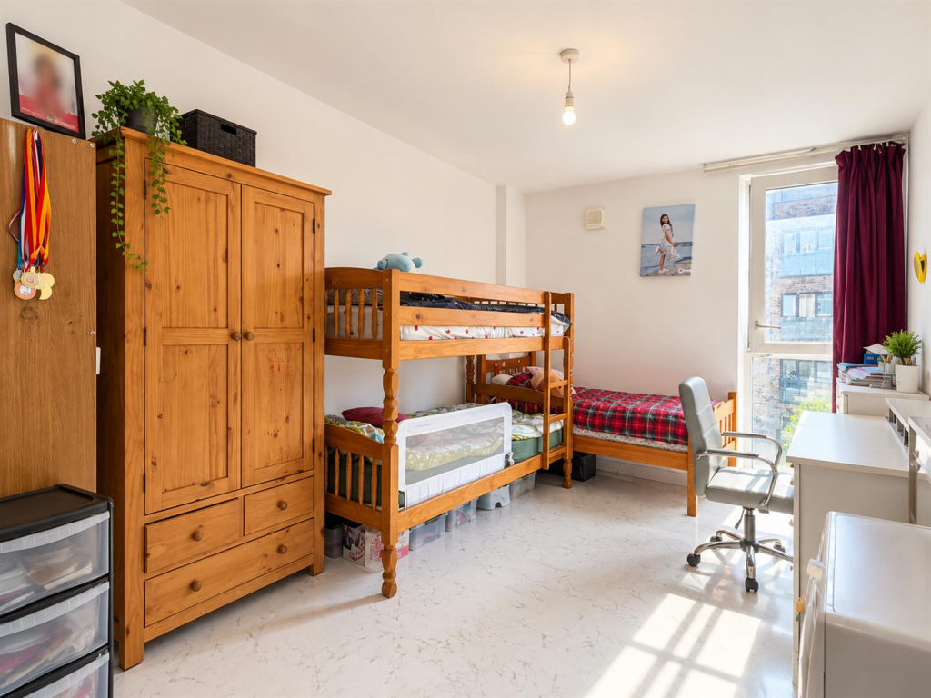 Apartment in London - More