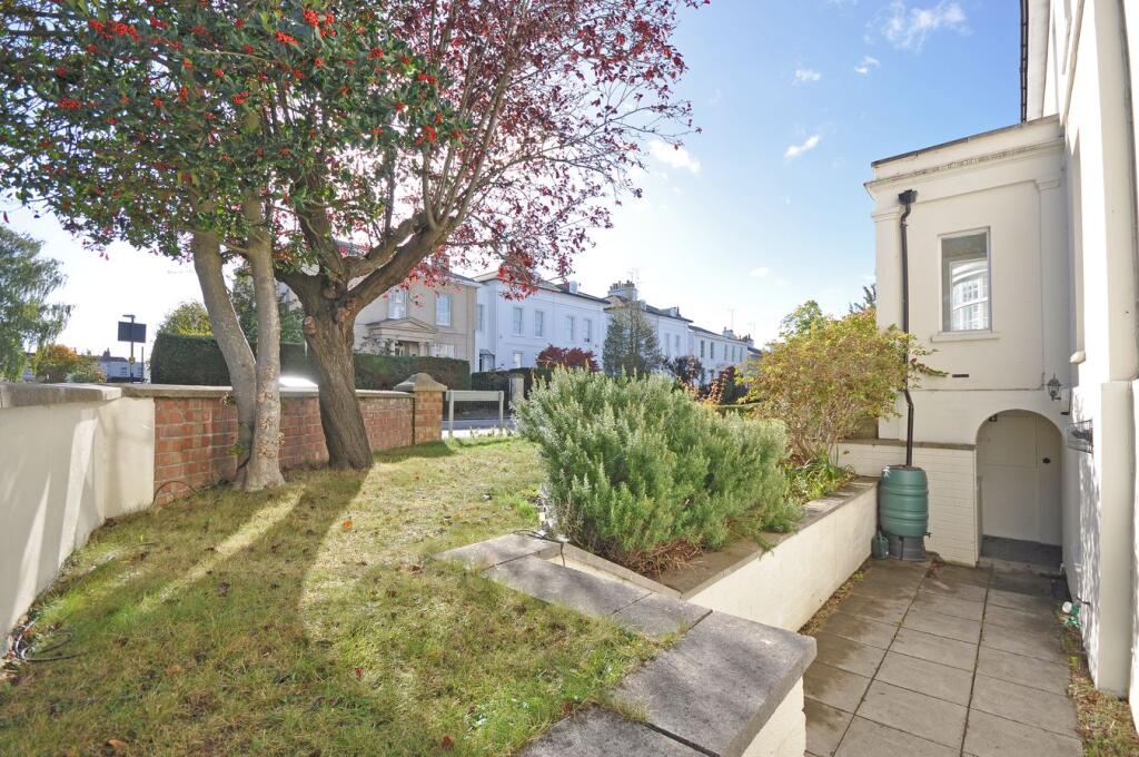 Apartment in Gloucester - More