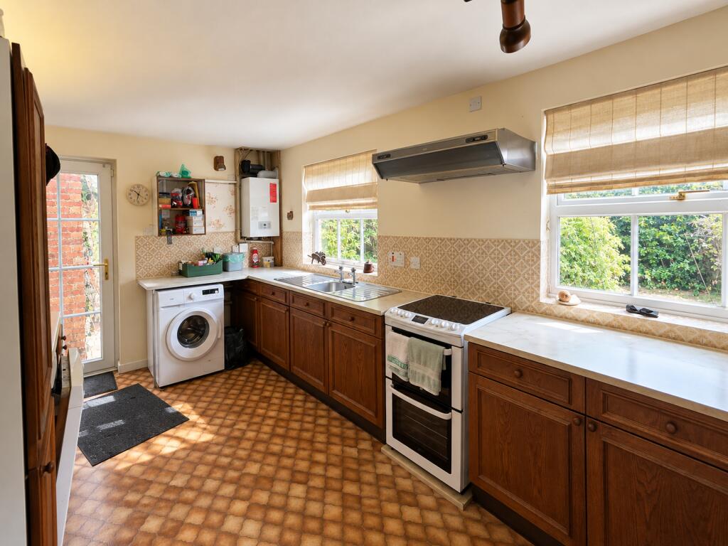 House in Reading, Charvil - View 5