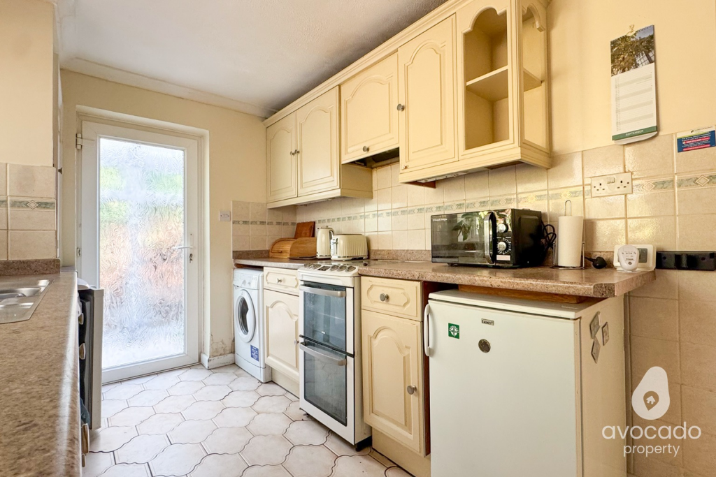 House in Basingstoke and Deane, Tadley - More