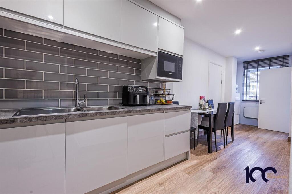 House in Romford - View 4