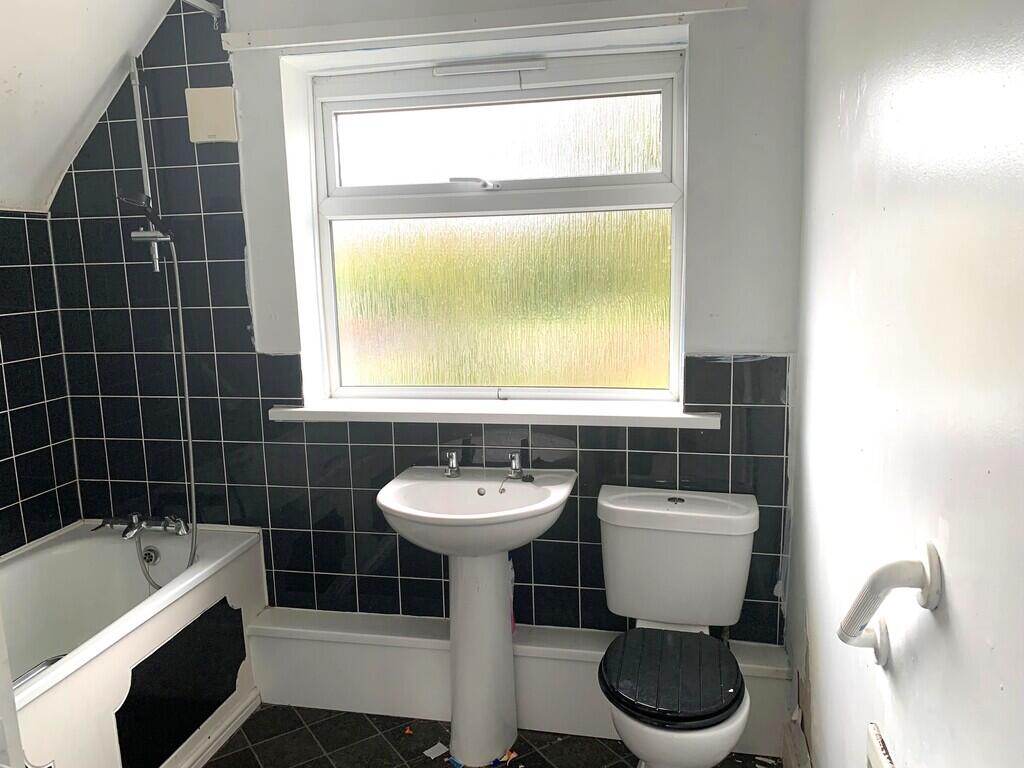House in Stoke-on-Trent - More