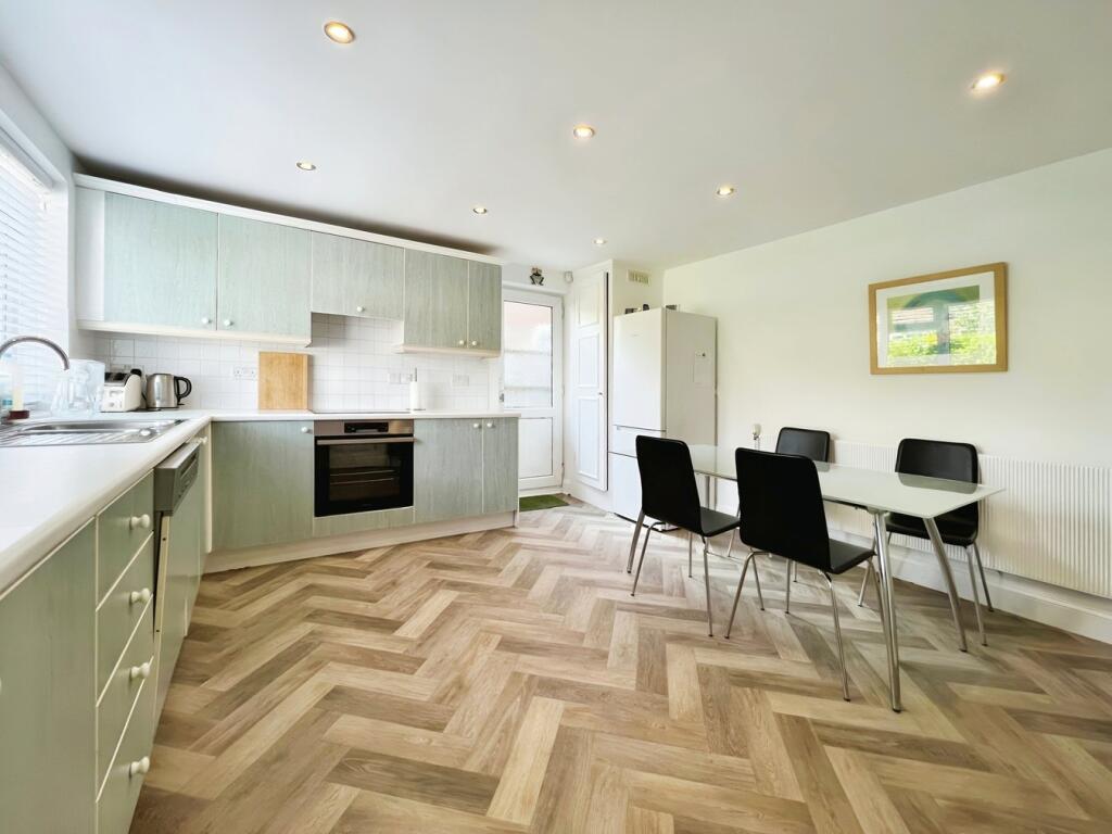 Milton Avenue, Gerrards Cross, SL9 photo 2