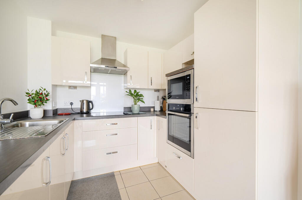 Apartment in Canterbury - View 4