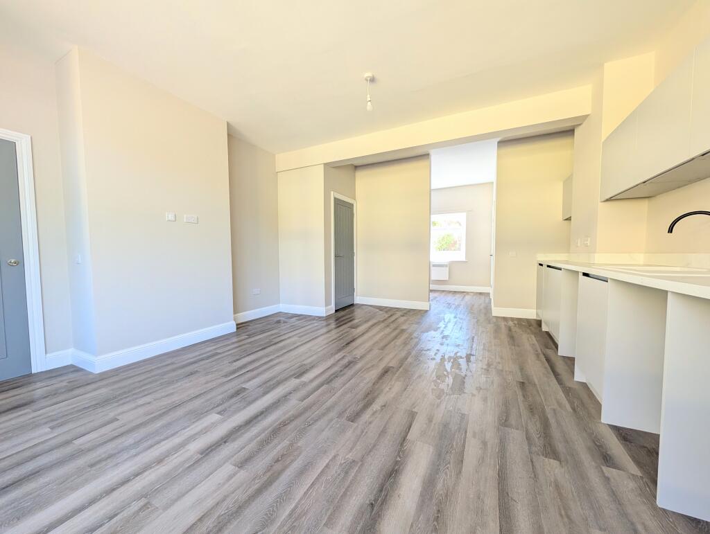 168 Hyde Road, Woodley photo 4