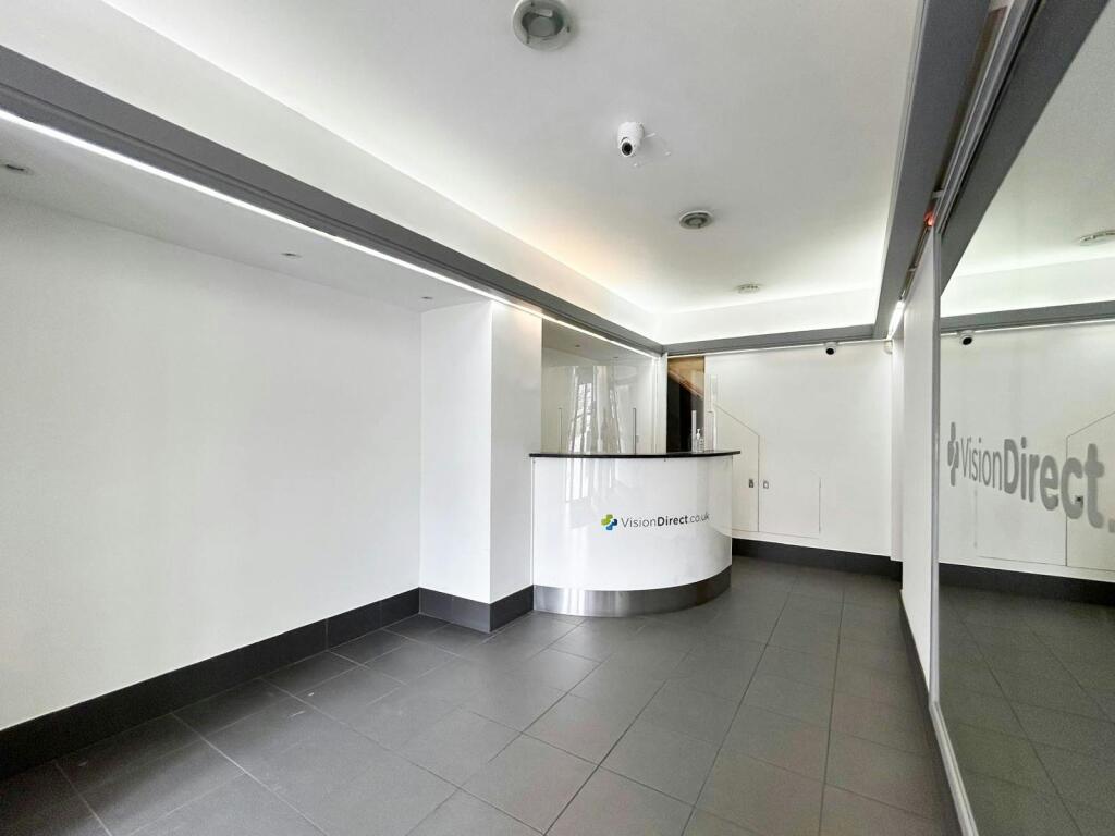 9cc35e3210b686a419f3d333034e4d4626camdenhighstreetlondon.jpg