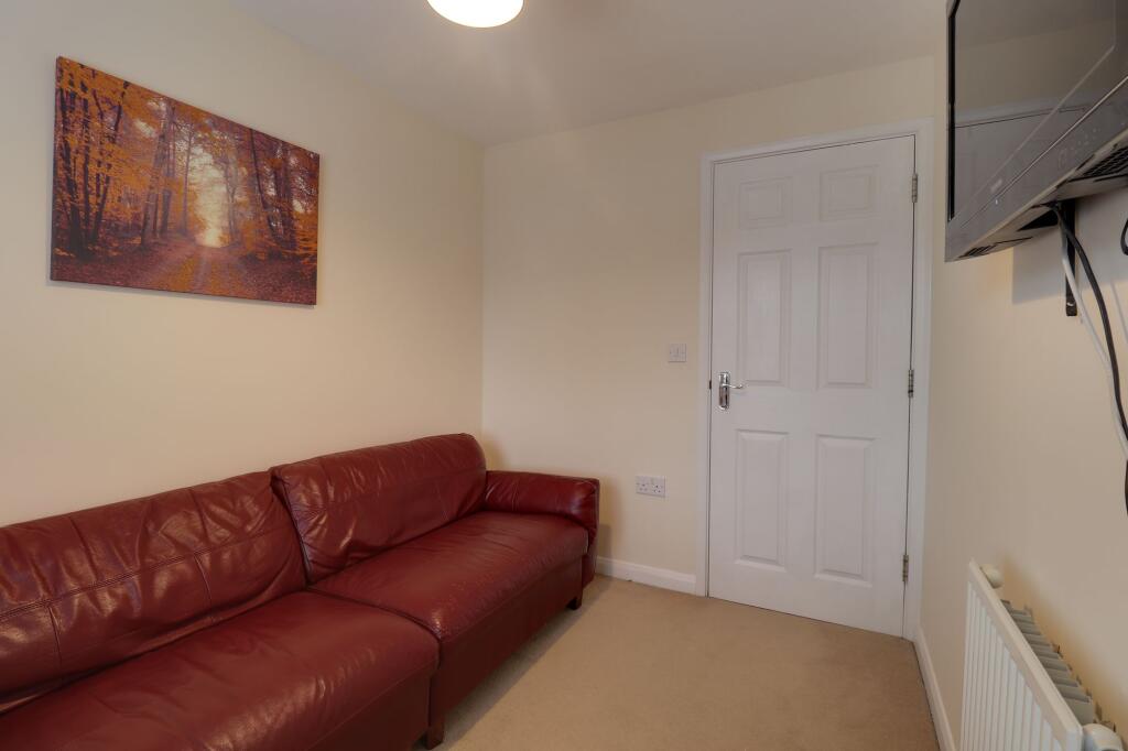 House in Stoke-on-Trent - View 3