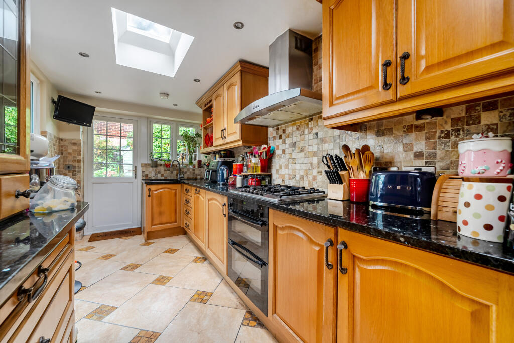 House in Slough - View 4