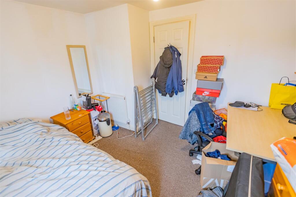6 bedroom house for rent