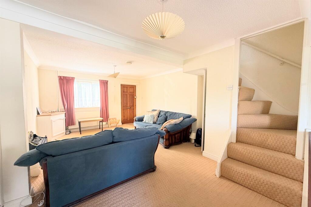 Castle Road, Runcorn, WA7 2BE photo 4