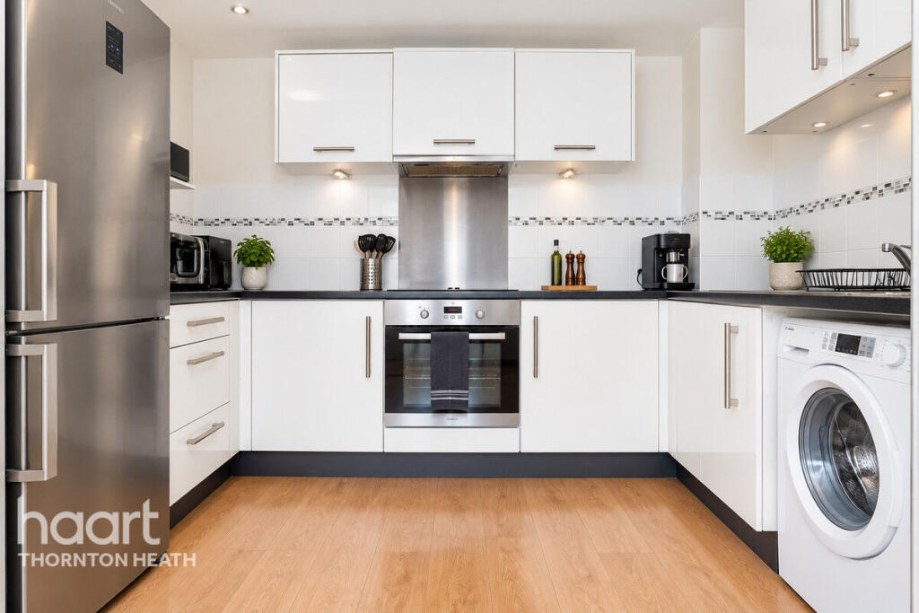 2-bed flat on Watson Place, London, £300,000