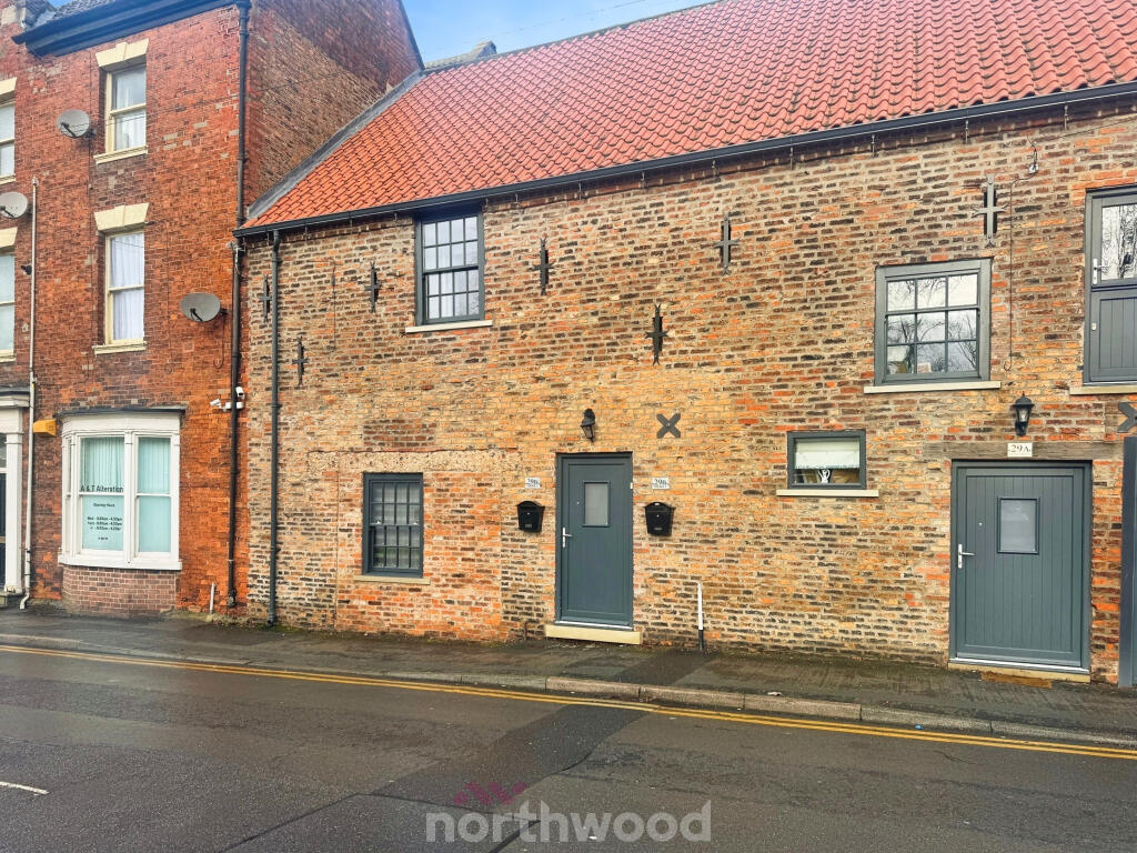 Main image of property: 29B Bridge Street, Thorne, Doncaster, DN8