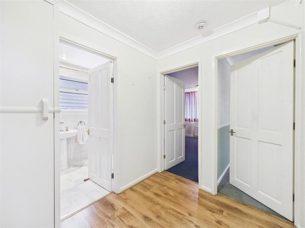 House in North East Derbyshire, Dronfield - More
