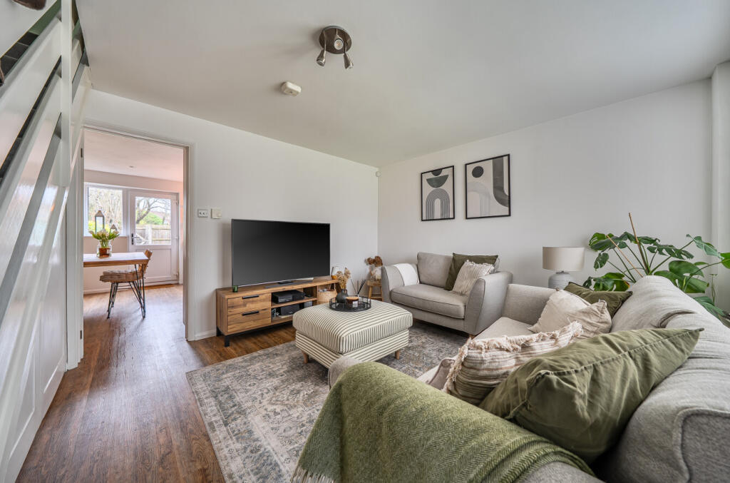 Redwood Gardens, Totton, Southampton, SO40 photo 4