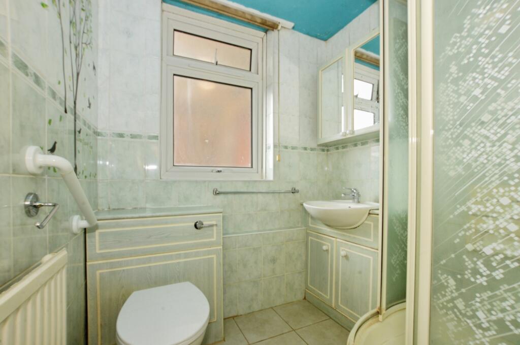 Apartment in Southall - View 4