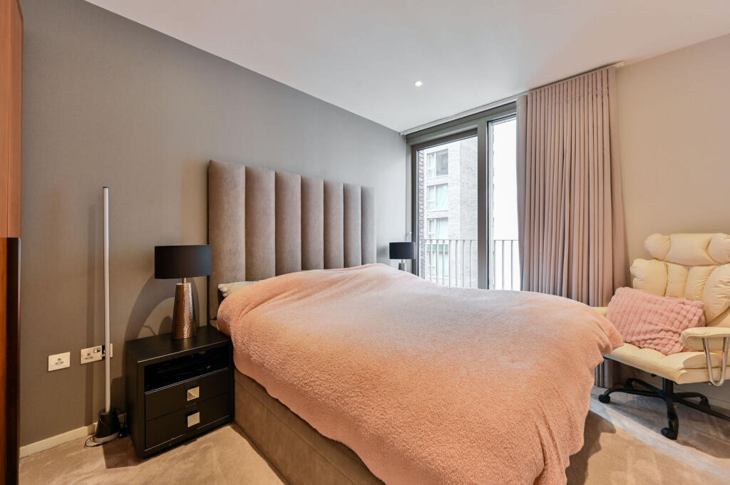 Apartment in London - View 5