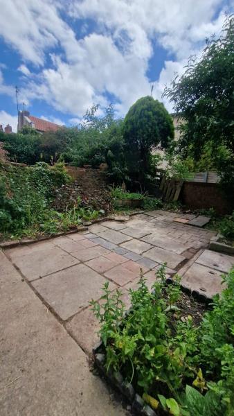 2 bedroom maisonette for rent