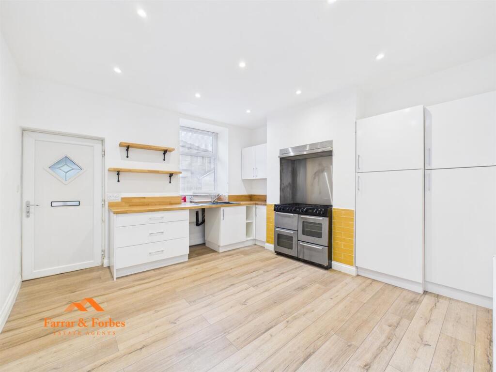 Main image of property: Bath Street, Colne