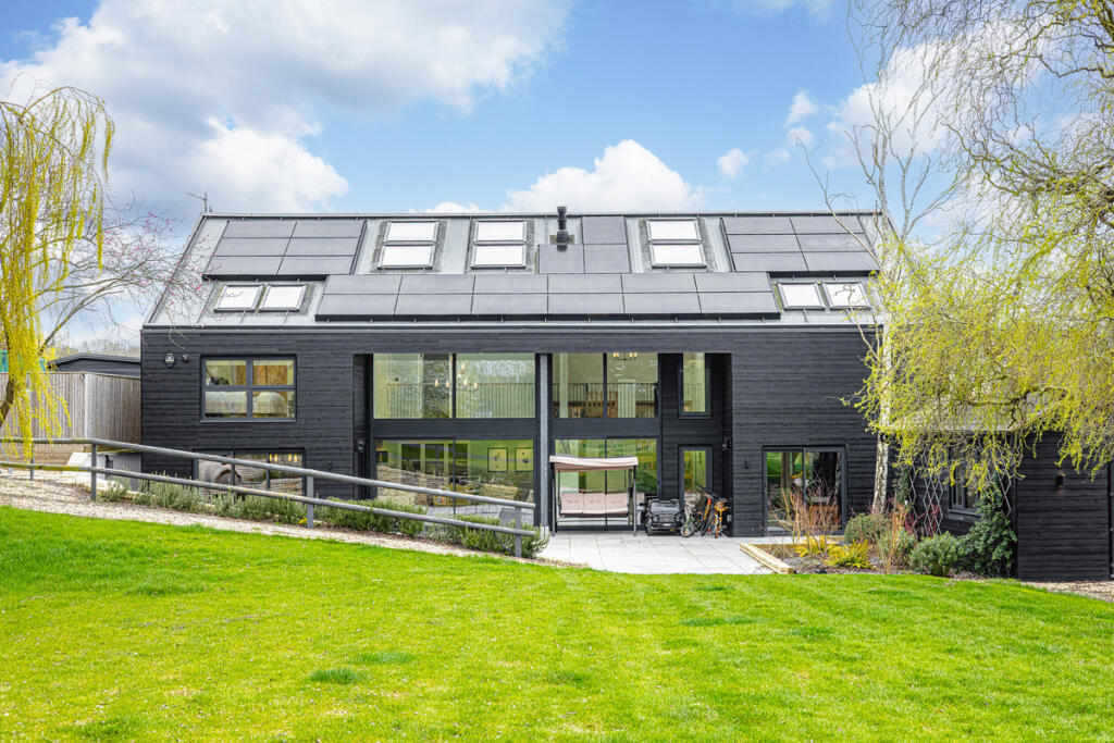 Main image of property: Childerditch Street, Brentwood, CM13