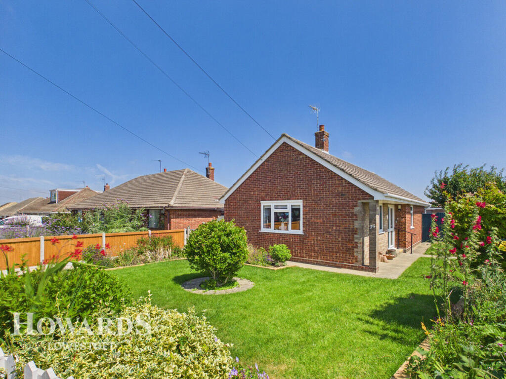 3-bed detached on Kilbourn Road, Pakefield, £300,000