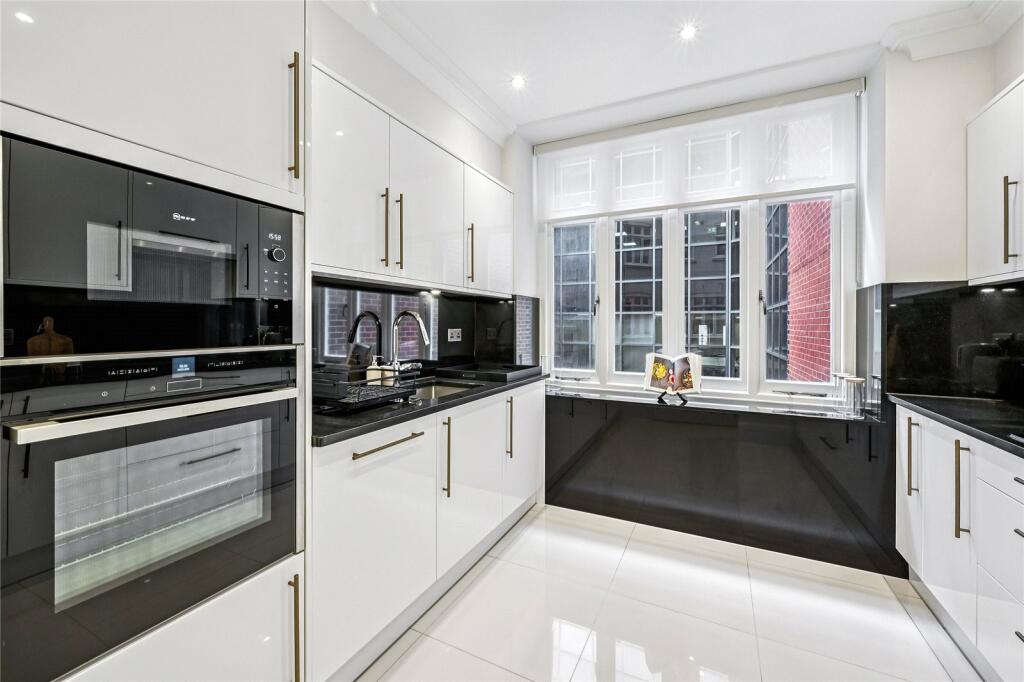 Apartment in London - View 2