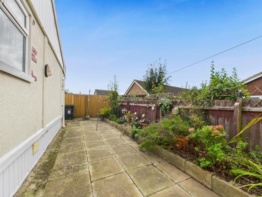 Seaholme Road, Mablethorpe photo 2