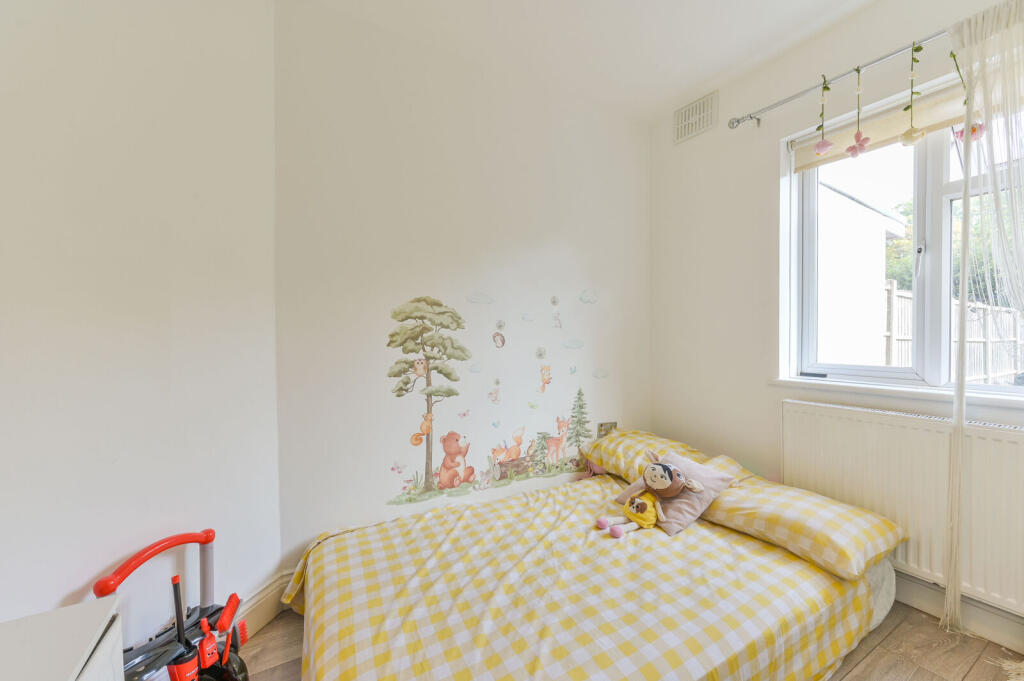 Apartment in Twickenham - More