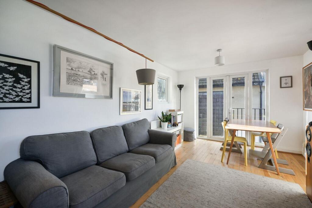 Apartment in London - View 3