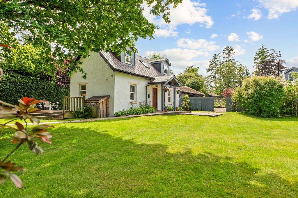 Main image of property: Acorn Cottage, Fore Road, Kippen, FK8