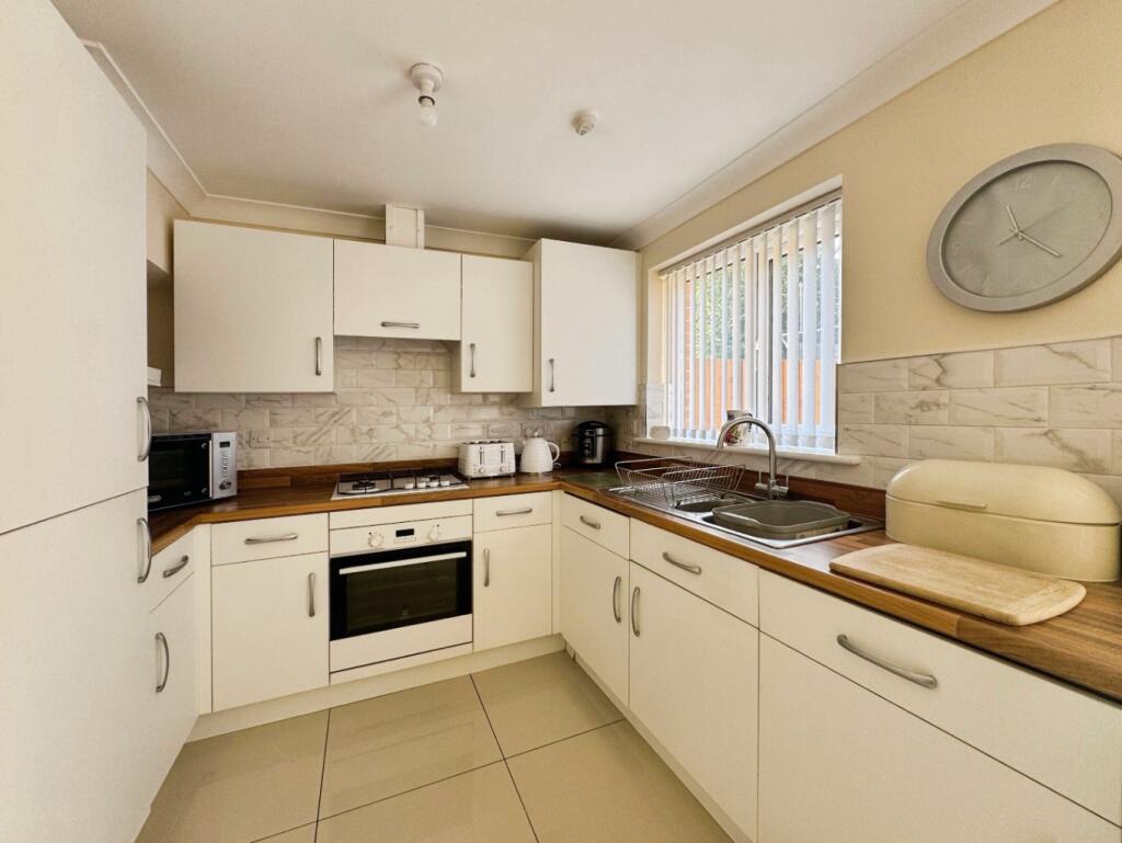 House in Llanedi - View 4